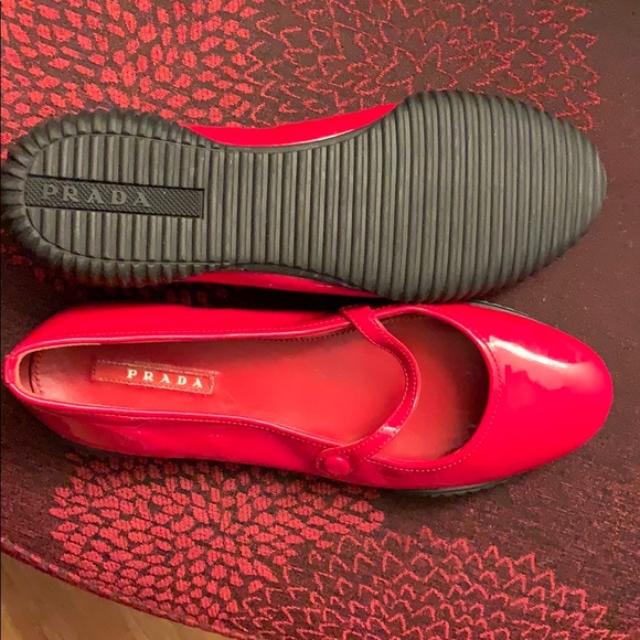 Red Patent Leather PRADA flats - Picture 1 of 2